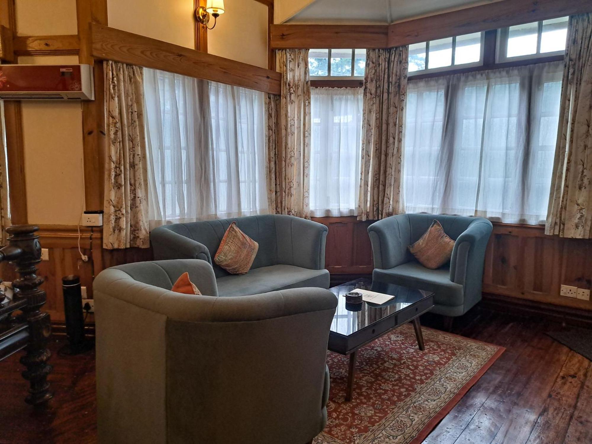 The Heritage Club - Tripura Castle Hotel And Spa Shillong Buitenkant foto