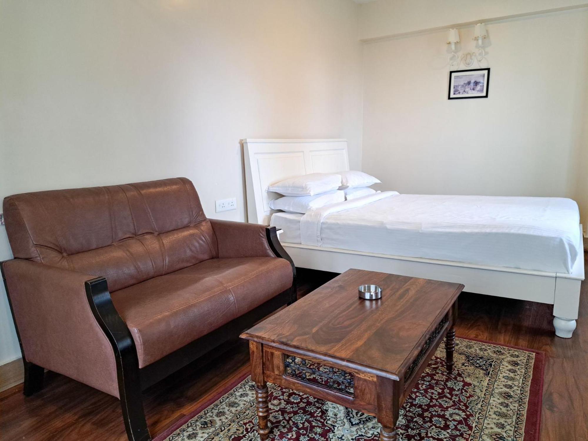 The Heritage Club - Tripura Castle Hotel And Spa Shillong Buitenkant foto
