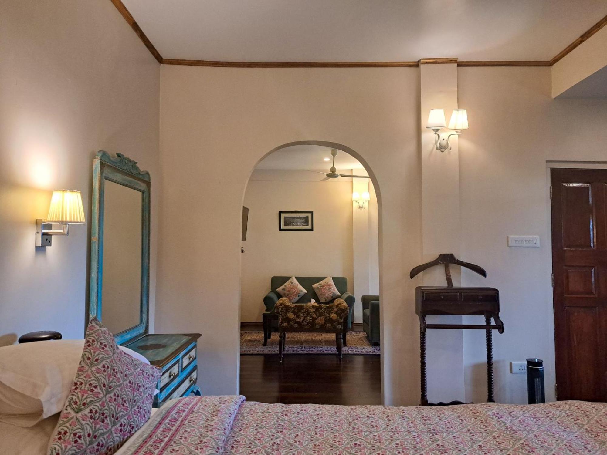 The Heritage Club - Tripura Castle Hotel And Spa Shillong Buitenkant foto