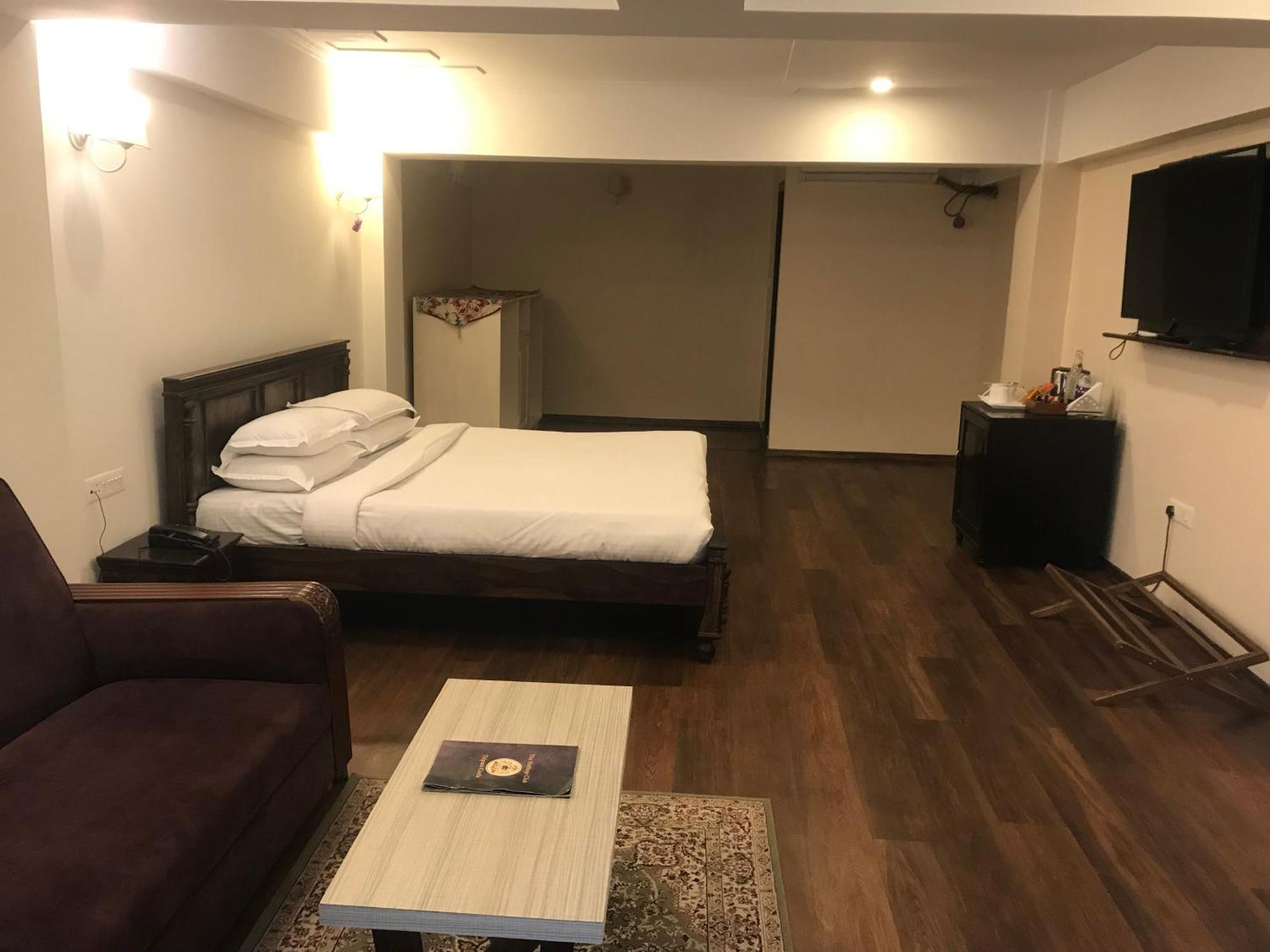 The Heritage Club - Tripura Castle Hotel And Spa Shillong Buitenkant foto