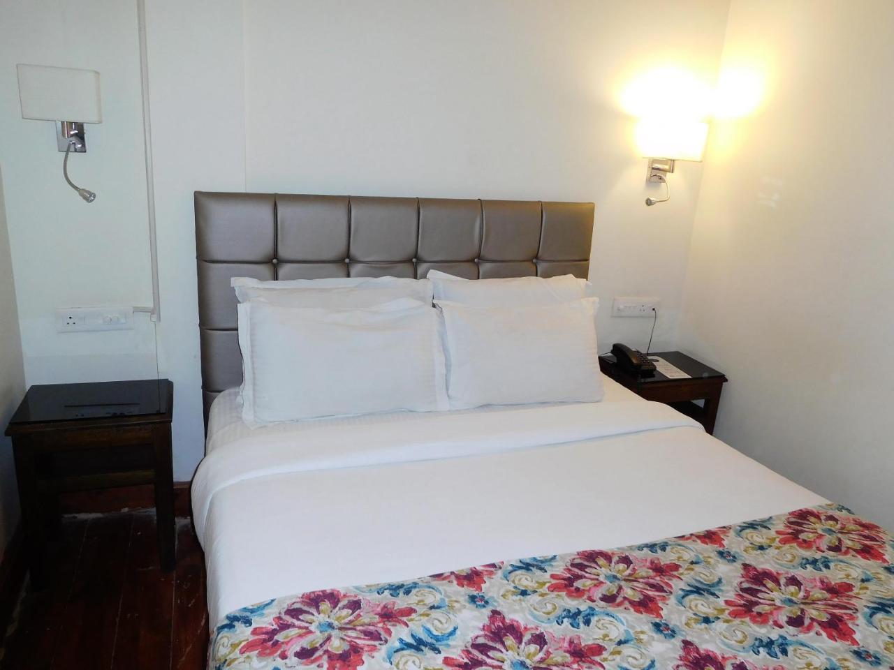 The Heritage Club - Tripura Castle Hotel And Spa Shillong Buitenkant foto