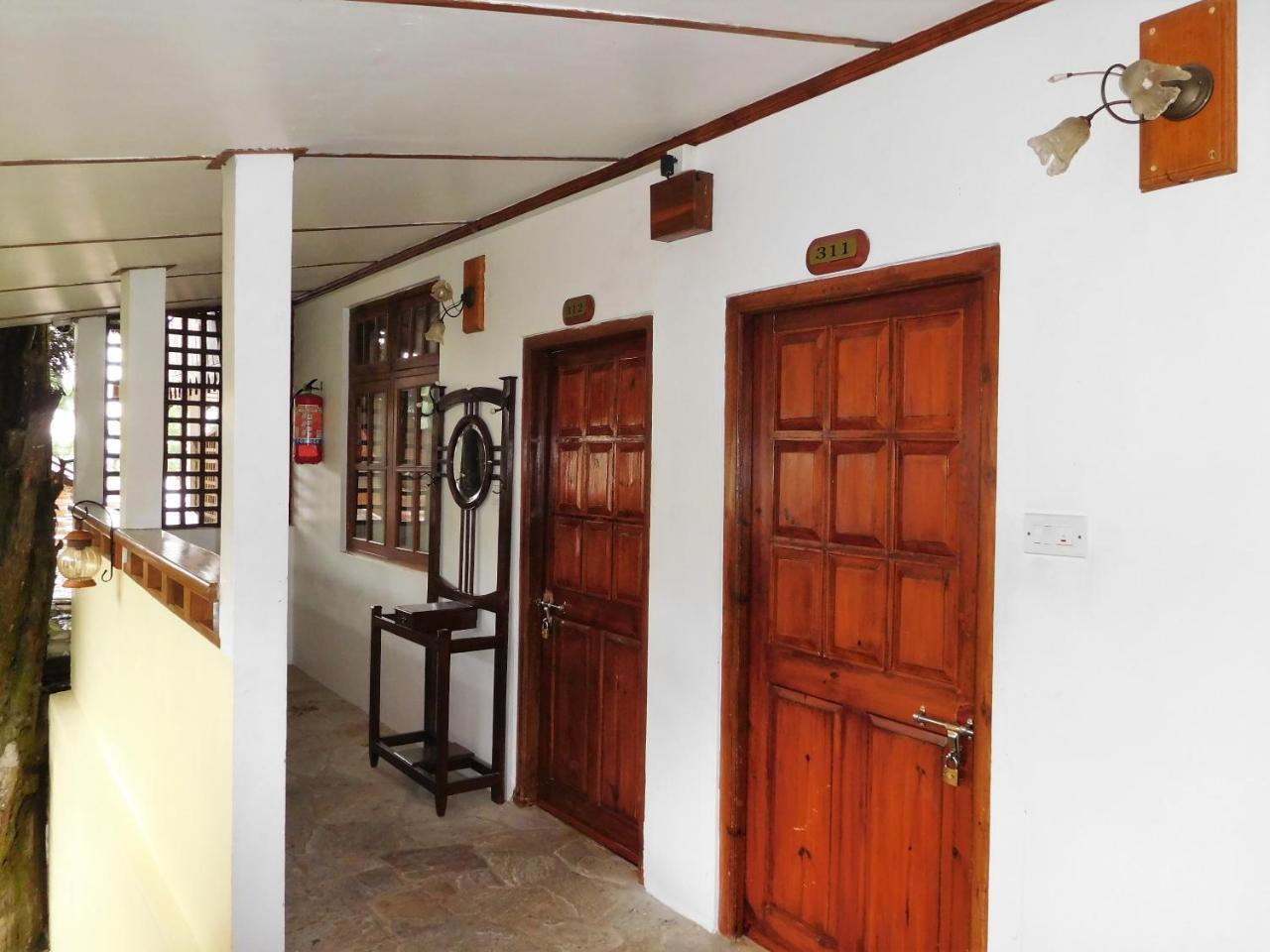 The Heritage Club - Tripura Castle Hotel And Spa Shillong Buitenkant foto
